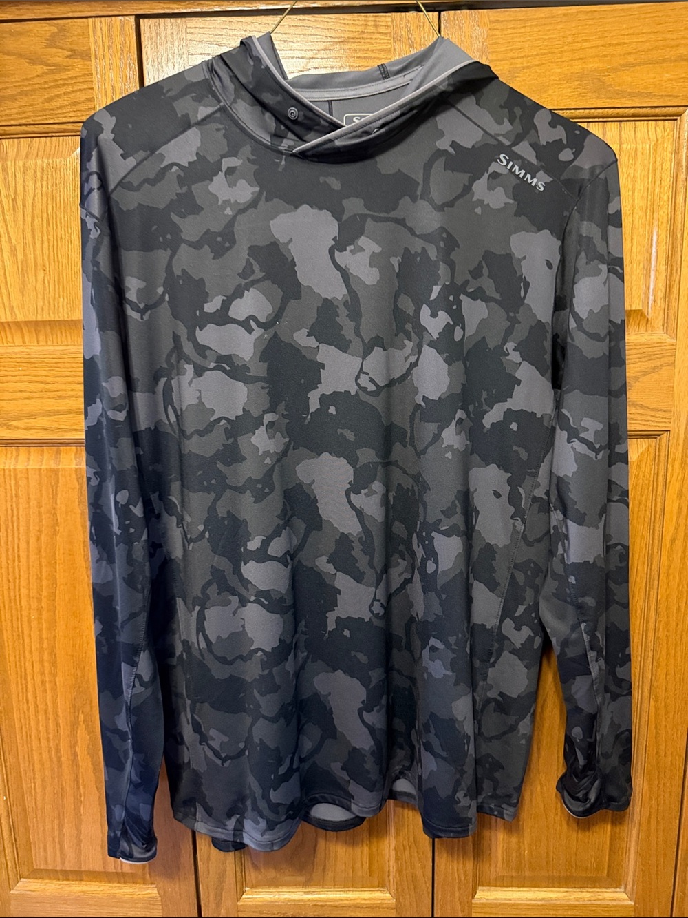 Simms Men’s Black & Gray Camo Performance Hoodie- Large